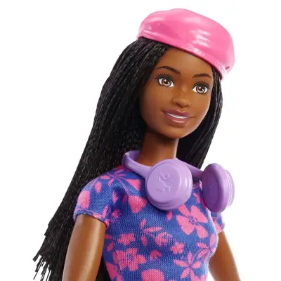 Barbie Brooklyn On A Trip Doll And Accessories Hgx55 - 5