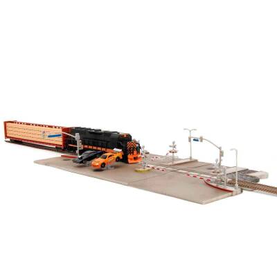 Fast & Furious Nano Train Scene Diorama - 3