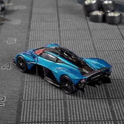 Hot Wheels Elite 64 Aston Martin Valkyrie - 3