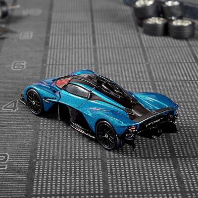 Hot Wheels Elite 64 Aston Martin Valkyrie - 3