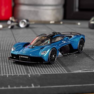 Hot Wheels Elite 64 Aston Martin Valkyrie - 1