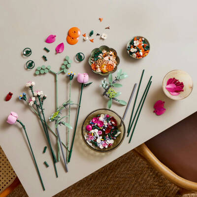 Lego Botanicals Pink Flower Bouquet 10342 - 4