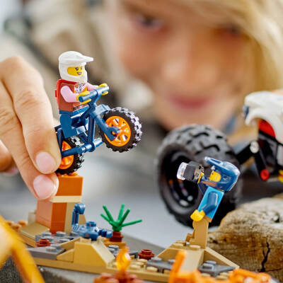 Lego City 4X4 Off-Road Vehicle Adventures 60387 - 3