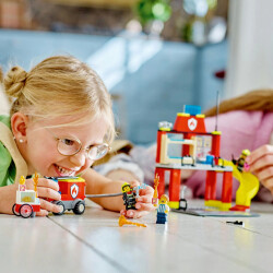 Lego City Fire Station And Fire Truck 60375 - 5