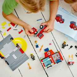 Lego City Fire Station And Fire Truck 60375 - 6