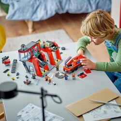 Lego City Firefire Station With Fire Truck60414 - 4