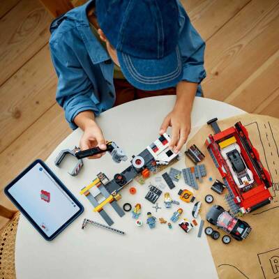 Lego City Junkyard And Cars 60472 - 8