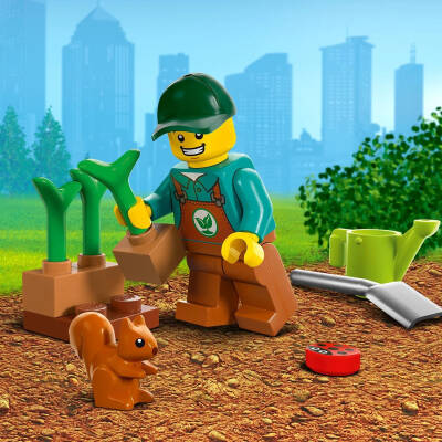 Lego City Park Tractor 60390 - 3