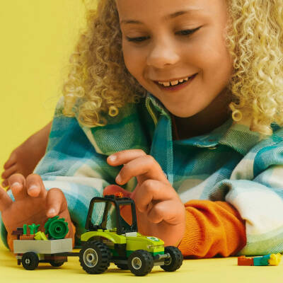 Lego City Park Tractor 60390 - 5
