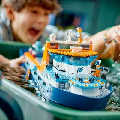Lego City Polar Explorer Ship 60368 - 6