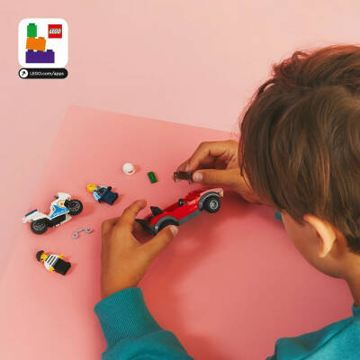 Lego City Police Motorcycle Car Chase 60392 - 6