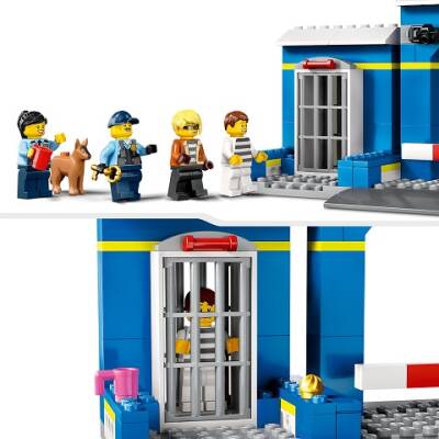 Lego City Police Station Tracking 60370 - 3