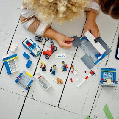 Lego City Police Station Tracking 60370 - 4