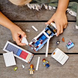 Lego City Vacation Caravan 60283 - 9