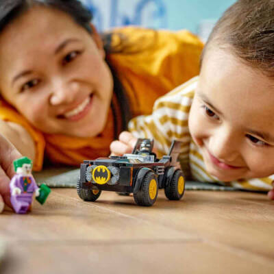 Lego Dc Batmobile Chase: Batman Vs. Joker 76264 - 4