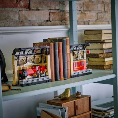 Lego Harry Potter Bookshelf Decor Hogwarts Express 76450 - 7