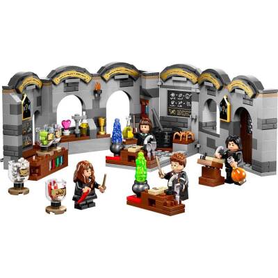 Lego Harry Potter Hogwarts Castle: Potions Class 76431 - 2