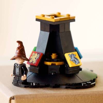 Lego Harry Potter Talking Sorting Hat76429 - 3