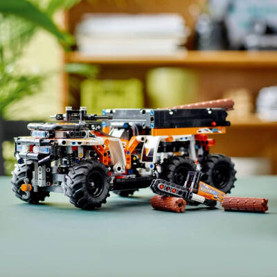 Lego Technic 42139 - 4
