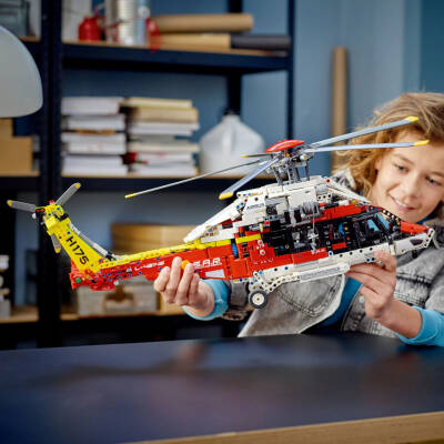 Lego Technic Airbus H175 Rescue Helicopter 42145 - 2