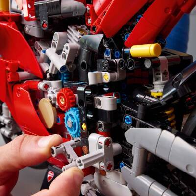 Lego Technic Ducati Panigale V4 S Motorcycle Model Building Kit 42202 - 9