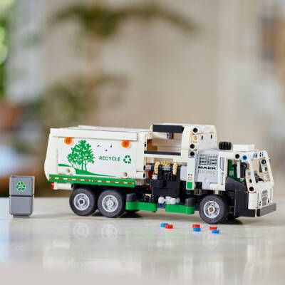 Lego Technic Mack Lr Electric Garbage Truck 42167 - 4