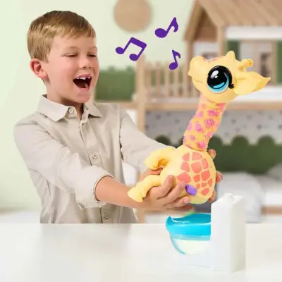 Little Live Pets Talking and Interactive Gotta Go Giraffe 26722 - 5
