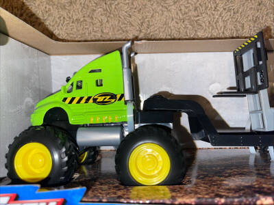 Maisto Fresh Metal Builder Zone Carrier Truck Set Assortment May/21219 - 5