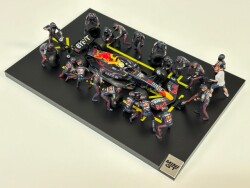 Mini Gt Seri Redbull Racing Rb18 1 Max Verstappen Pit Crew Set Mgds0007 - 2