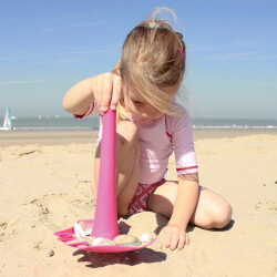 Quut Tiplet Multipurpose Beach Toy Cherry 170013 - 2