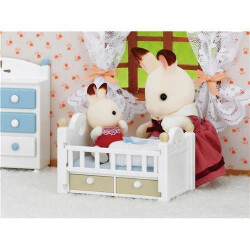 Sylvanian Families Chocolate Ear Bunny Doll And Bed 5017 - 3