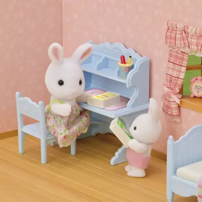 Sylvanian Families Snow Bunny Girl And Desk 5679 - 3