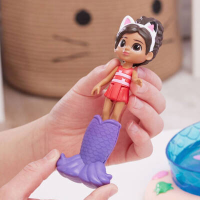 Gabby's Dollhouse Gabby ve Süslü Kedi Havuz Oyun Seti 6067878 - 9