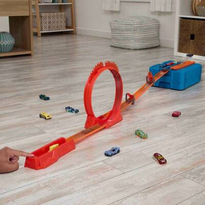 Hot Wheels Track Builder Alev Temalı Akrobasi Seti HMC04 - 1