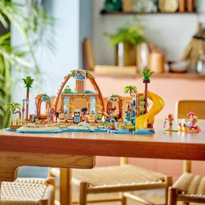 Lego Aile Tatil Köyü 42673 - 6