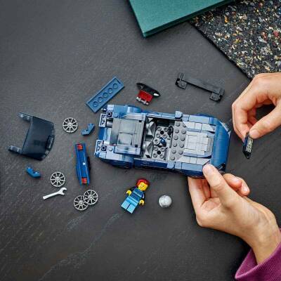 Lego Ford Mustang Dark Horse 76920 - 6
