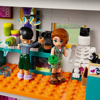 Lego Friends Uluslararası Heartlake Okulu 41731 - 2