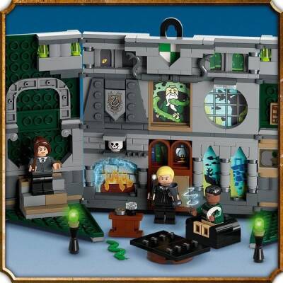 Lego Harry Potter Slytherin Binası Bayrağı 76410 - 5