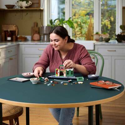 Lego Icons French Cafe 10362 - 3