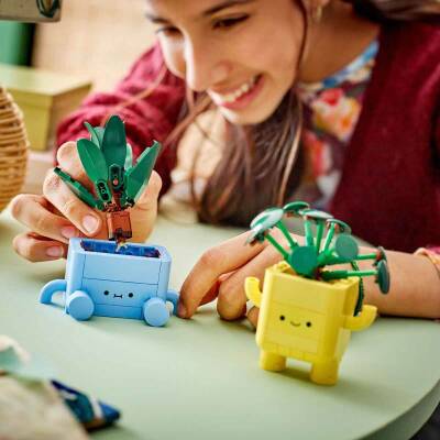 Lego Botanicals Mutlu Bitkiler 10349 - 8