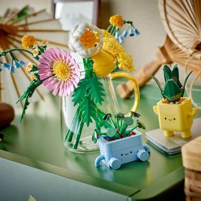 Lego Botanicals Mutlu Bitkiler 10349 - 10