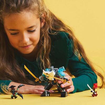 Lego Ninjago Zane’in Savaş Zırhı Mech’i Oyuncak Seti 71827 - 6