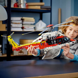 Lego Technic Airbus H175 Kurtarma Helikopteri 42145 - 2