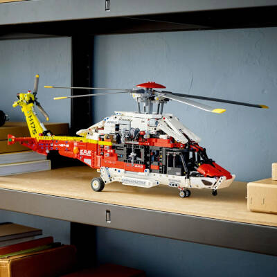 Lego Technic Airbus H175 Kurtarma Helikopteri 42145 - 4