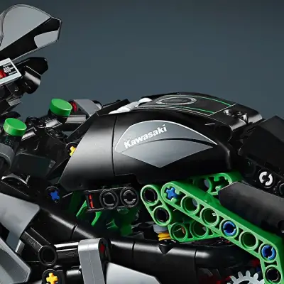 Lego Technic Kawasaki Ninja H2R Motosiklet 42170 - 4