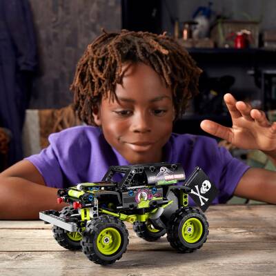 Lego Technic Monster Jam Grave Digger 42118 - 8