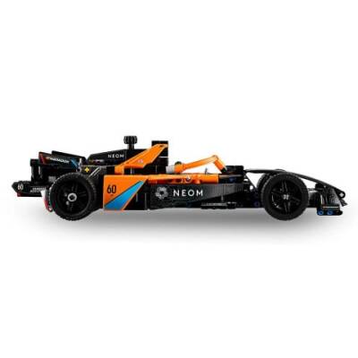 Lego Technic NEOM McLaren Formula E Yarış Arabası 42169 - 3