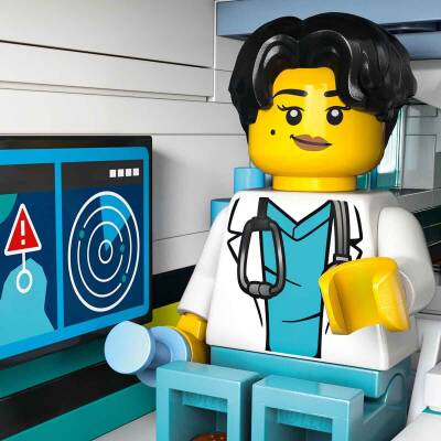Lego City Acil Hava Ambulans Uçağı 60465 - 10