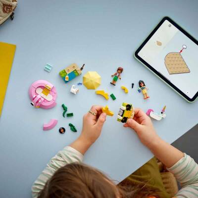 Lego Friends Tek Boynuzlu At ve Flamingo Havuz Partisi 42658 - 6