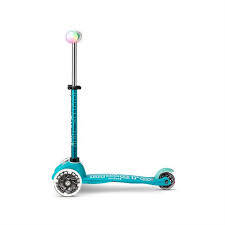 Micro Mini Deluxe Magic Aqua (Led) Scooter MMD131 - 4